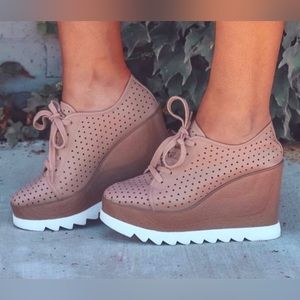 Steve Madden Unfazed Wedge Oxfords Nude